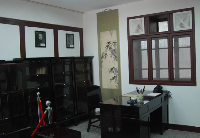 主楼一楼 书房.jpg